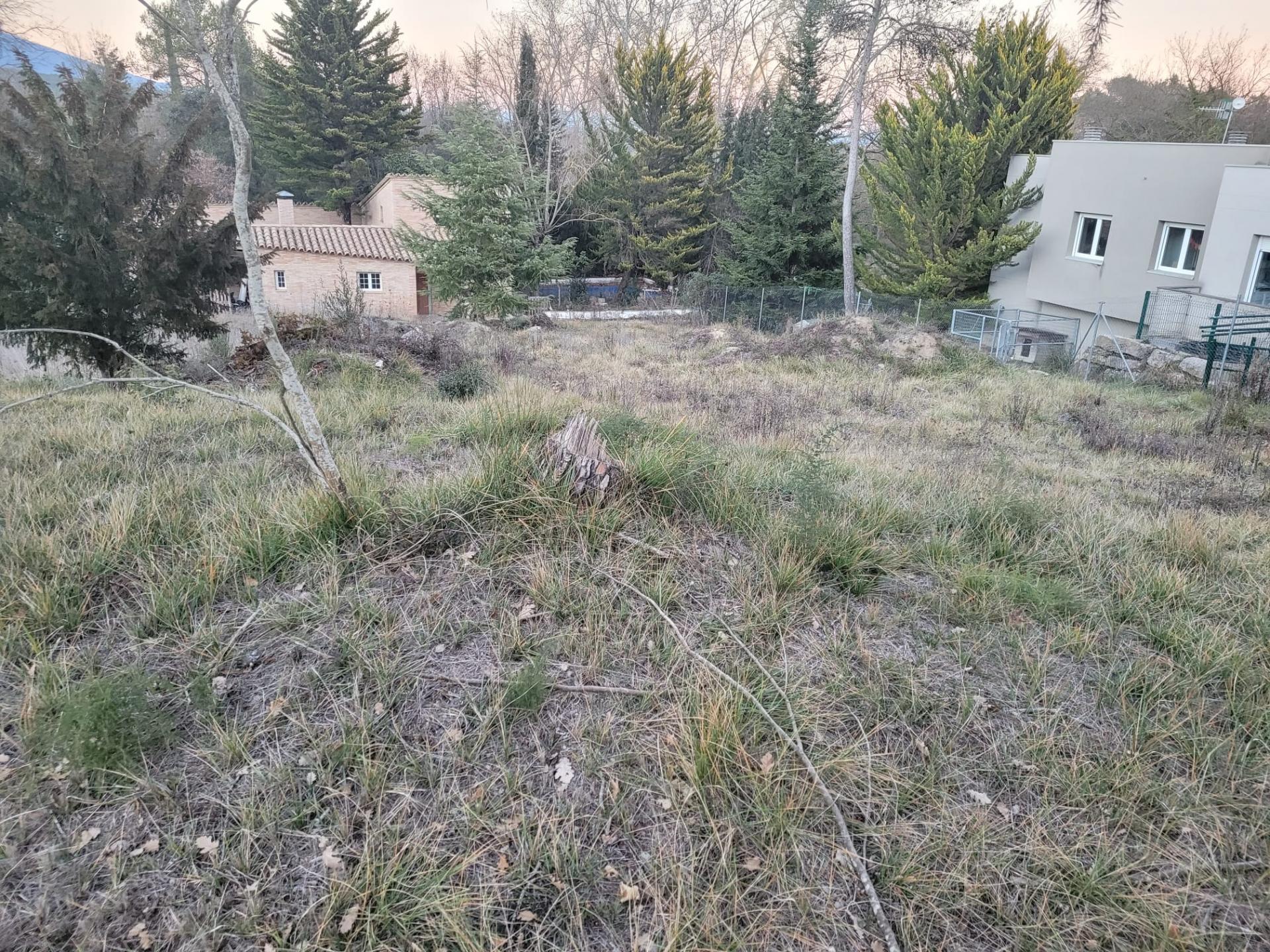 terrenys en porqueres ·  125000€