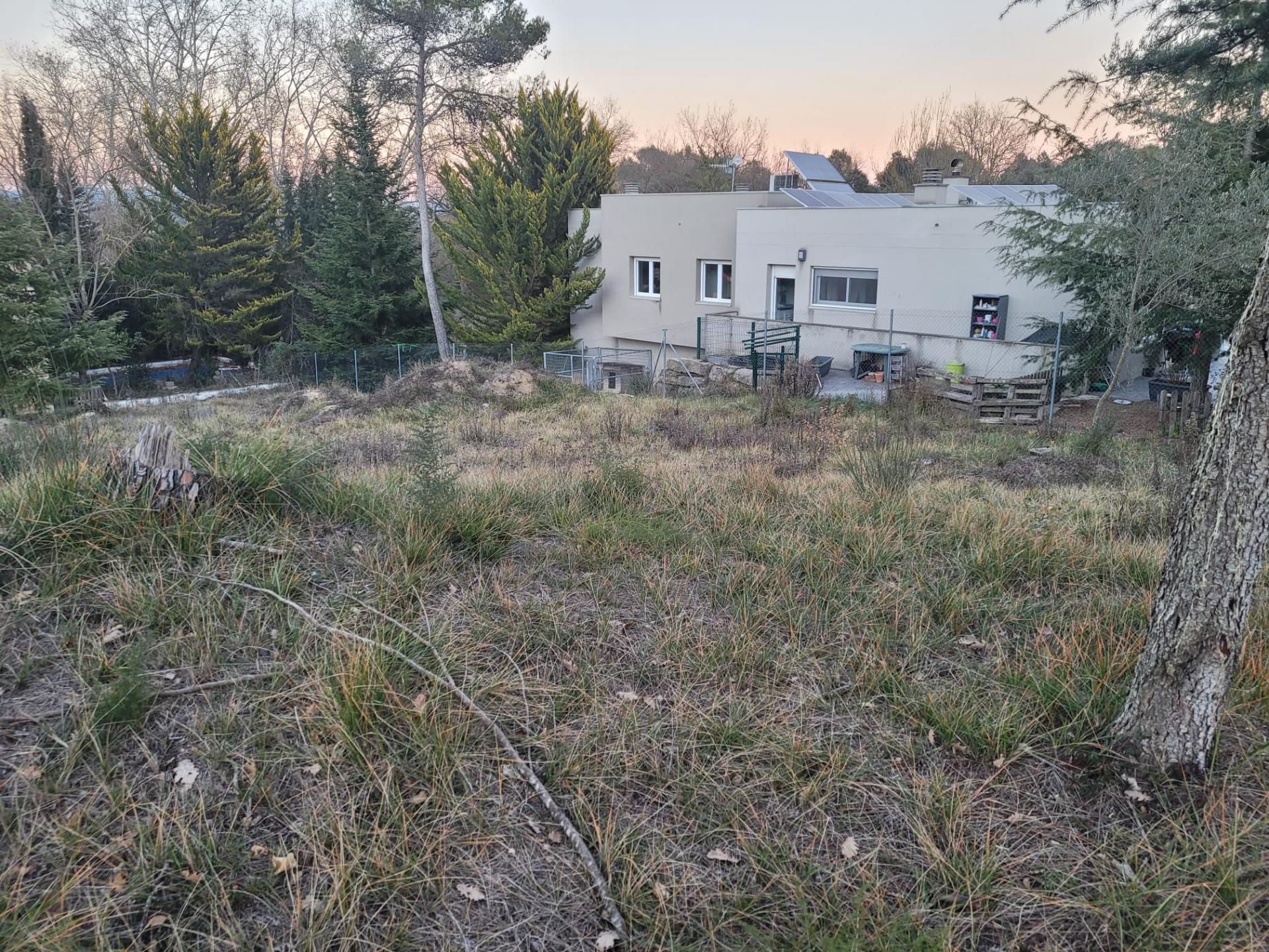 terrenys en porqueres ·  125000€