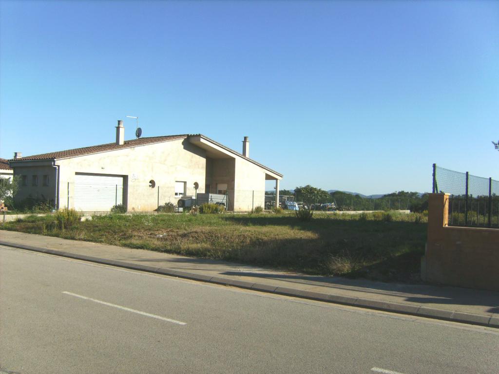 terrenys en vilobi-d-onyar ·  180000€