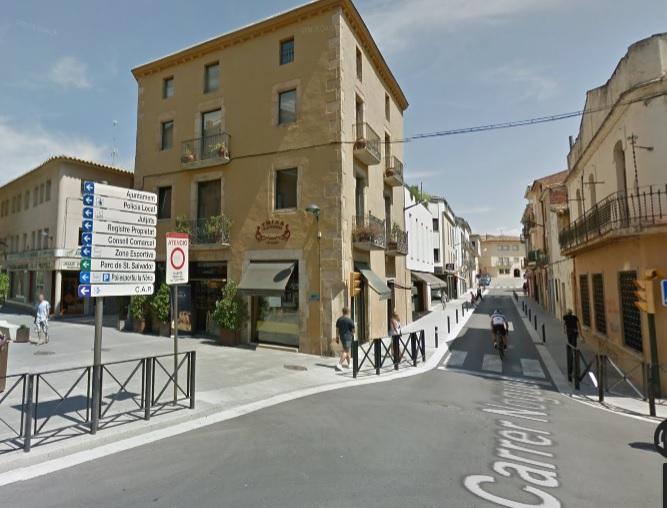 edifici en santa-coloma-de-farners · casc-antic 300000€