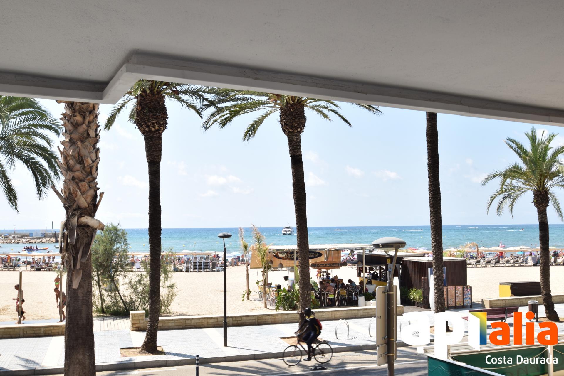 Local en venta en  Salou, Tarragona  12/24
