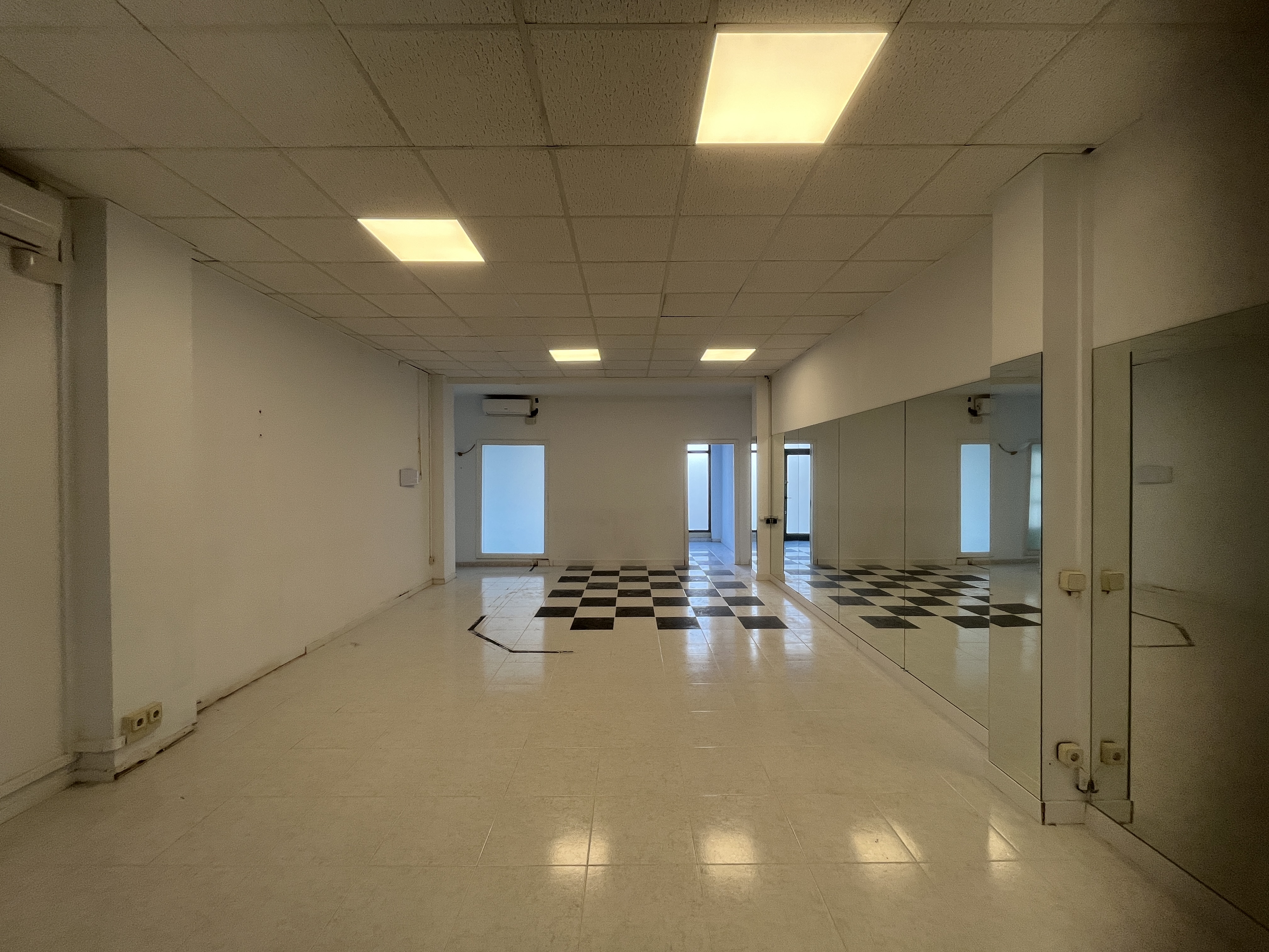 locals-comercials en girona · eixample €