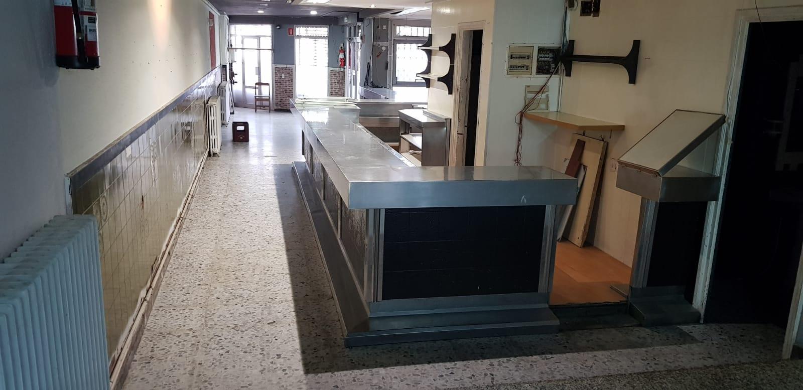 LOCAL MOLT AMPLI DAVANT DE L’ESTACIO