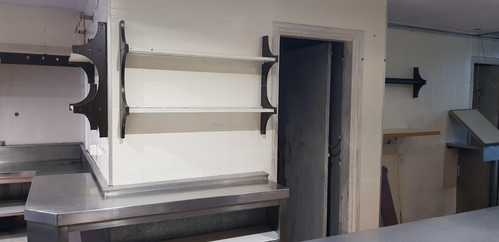 LOCAL MOLT AMPLI DAVANT DE L’ESTACIO