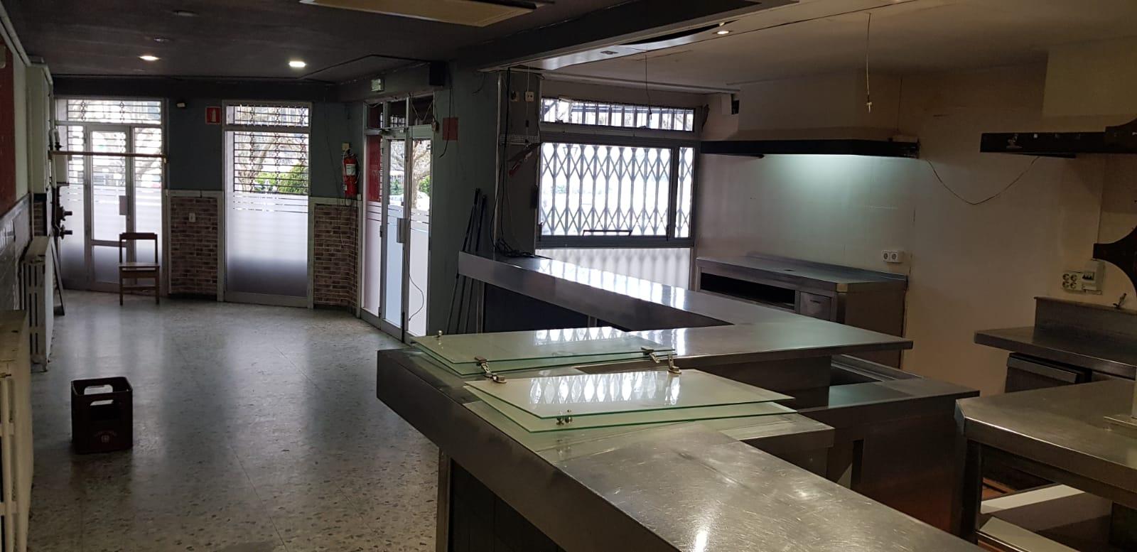 LOCAL MOLT AMPLI DAVANT DE L’ESTACIO