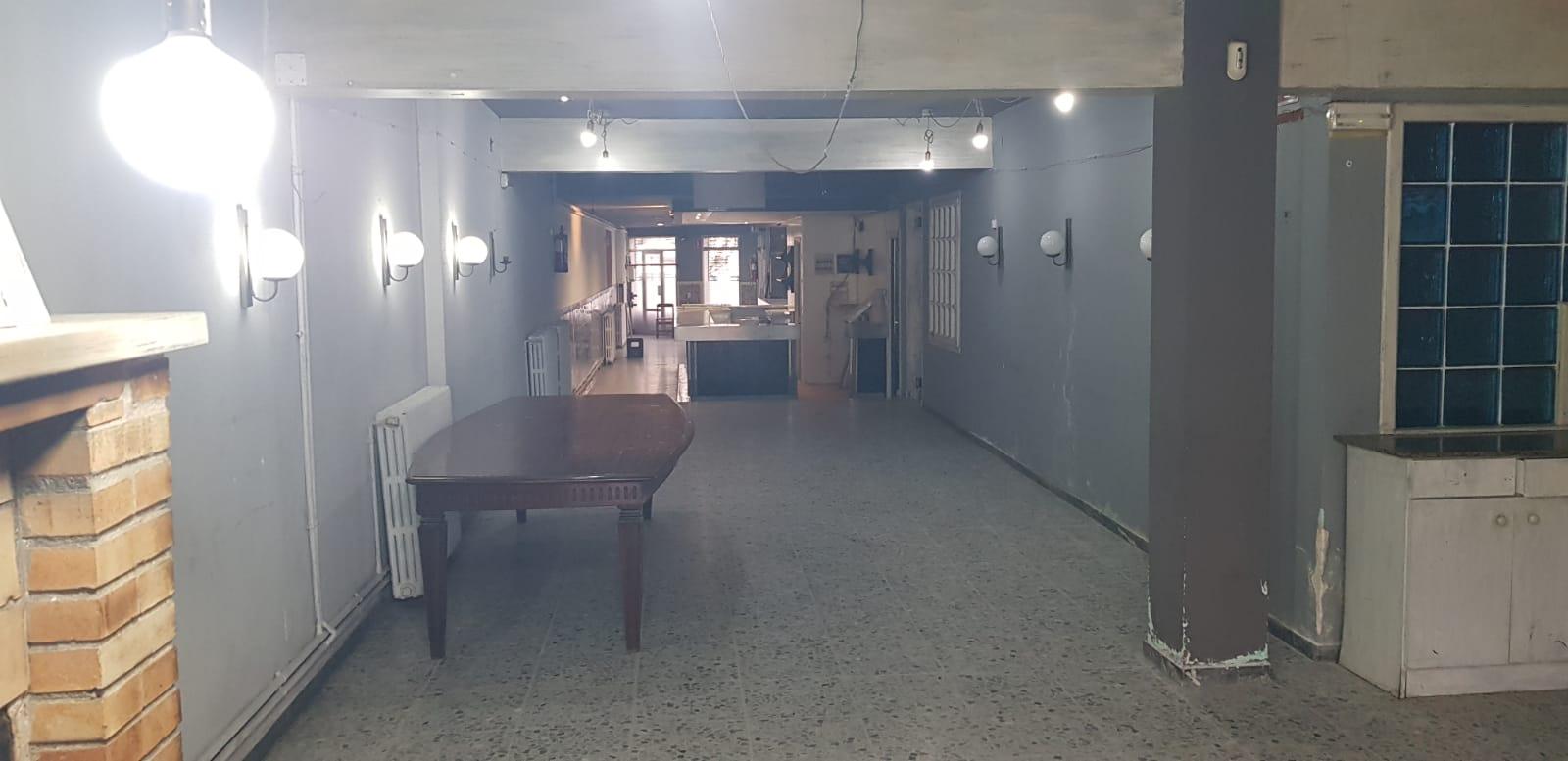 LOCAL MOLT AMPLI DAVANT DE L’ESTACIO