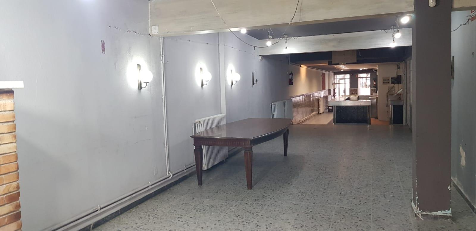 LOCAL MOLT AMPLI DAVANT DE L’ESTACIO