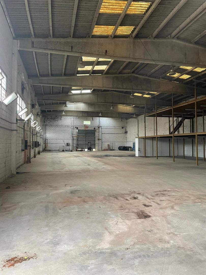 nau-industrial en santa-coloma-de-farners · entrada-poble €