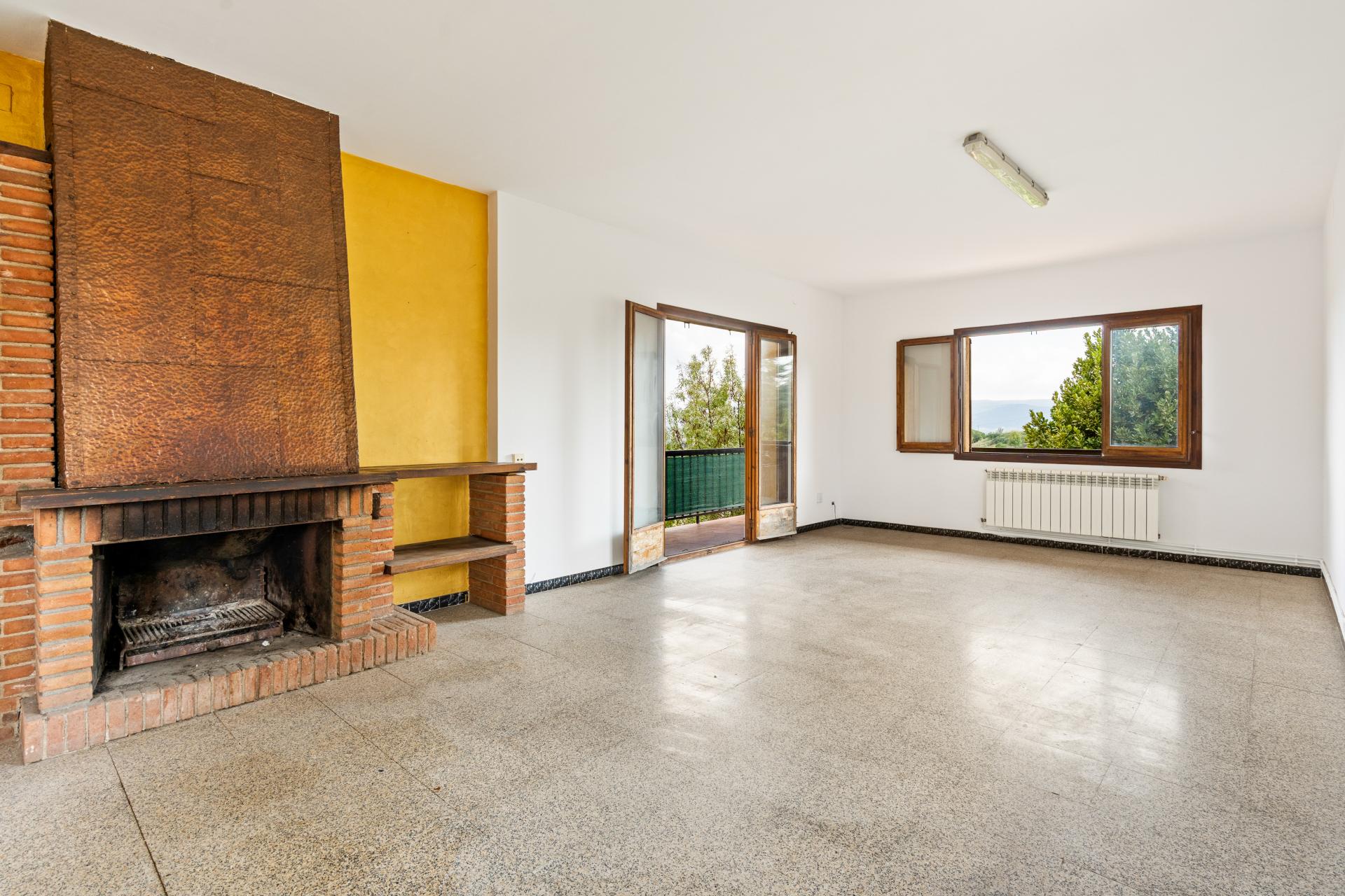 TORRE A QUATRE VENTS CAN SAULEDA