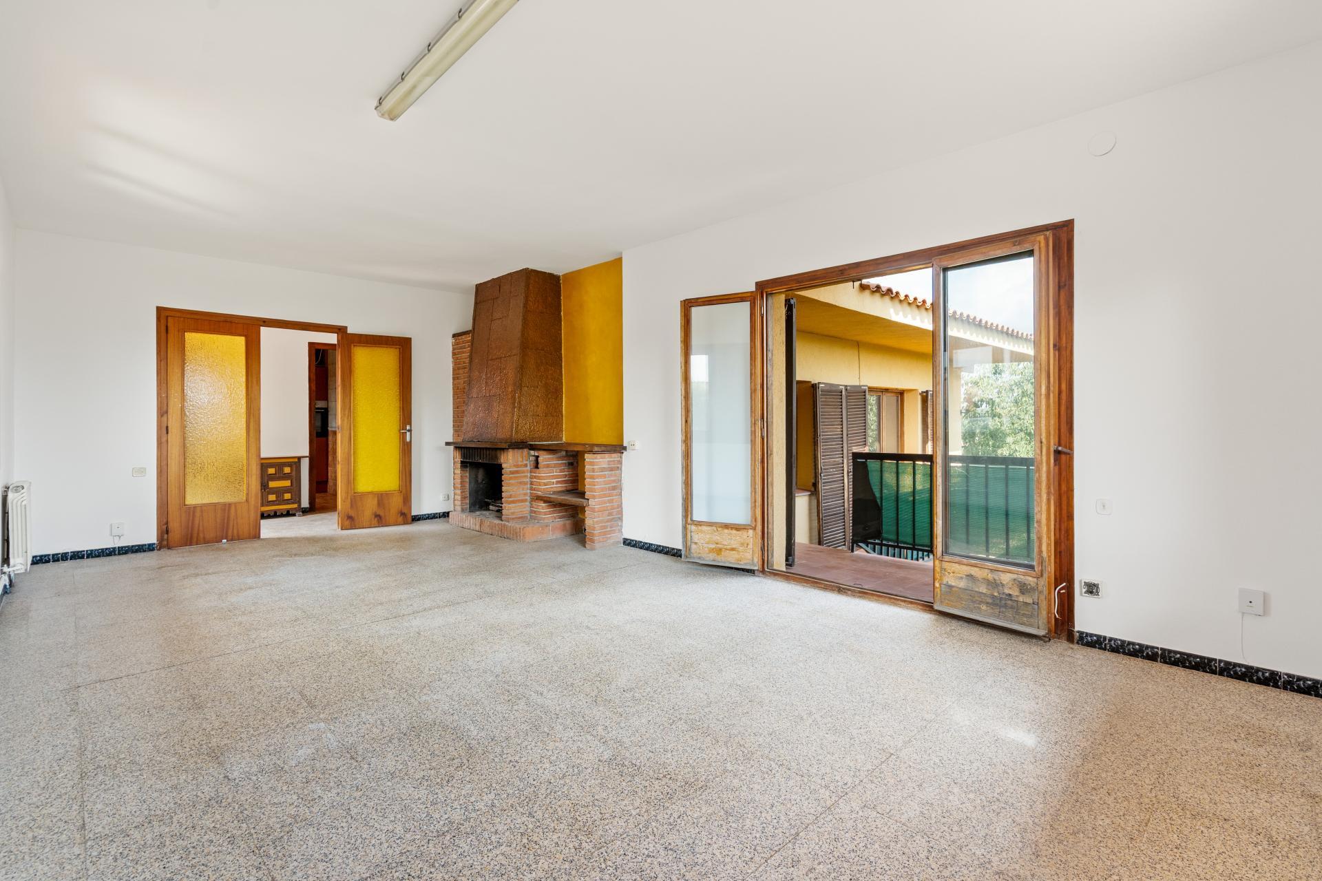 TORRE A QUATRE VENTS CAN SAULEDA