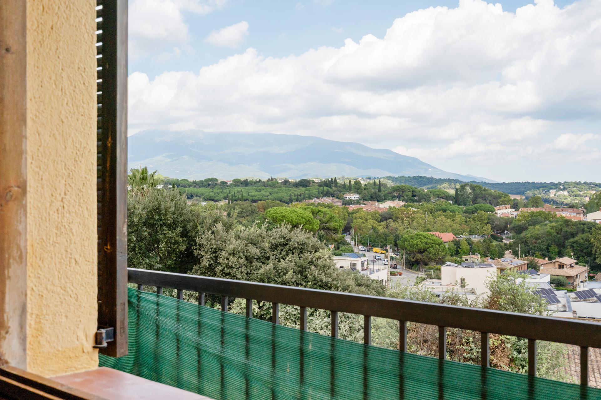 TORRE A QUATRE VENTS CAN SAULEDA