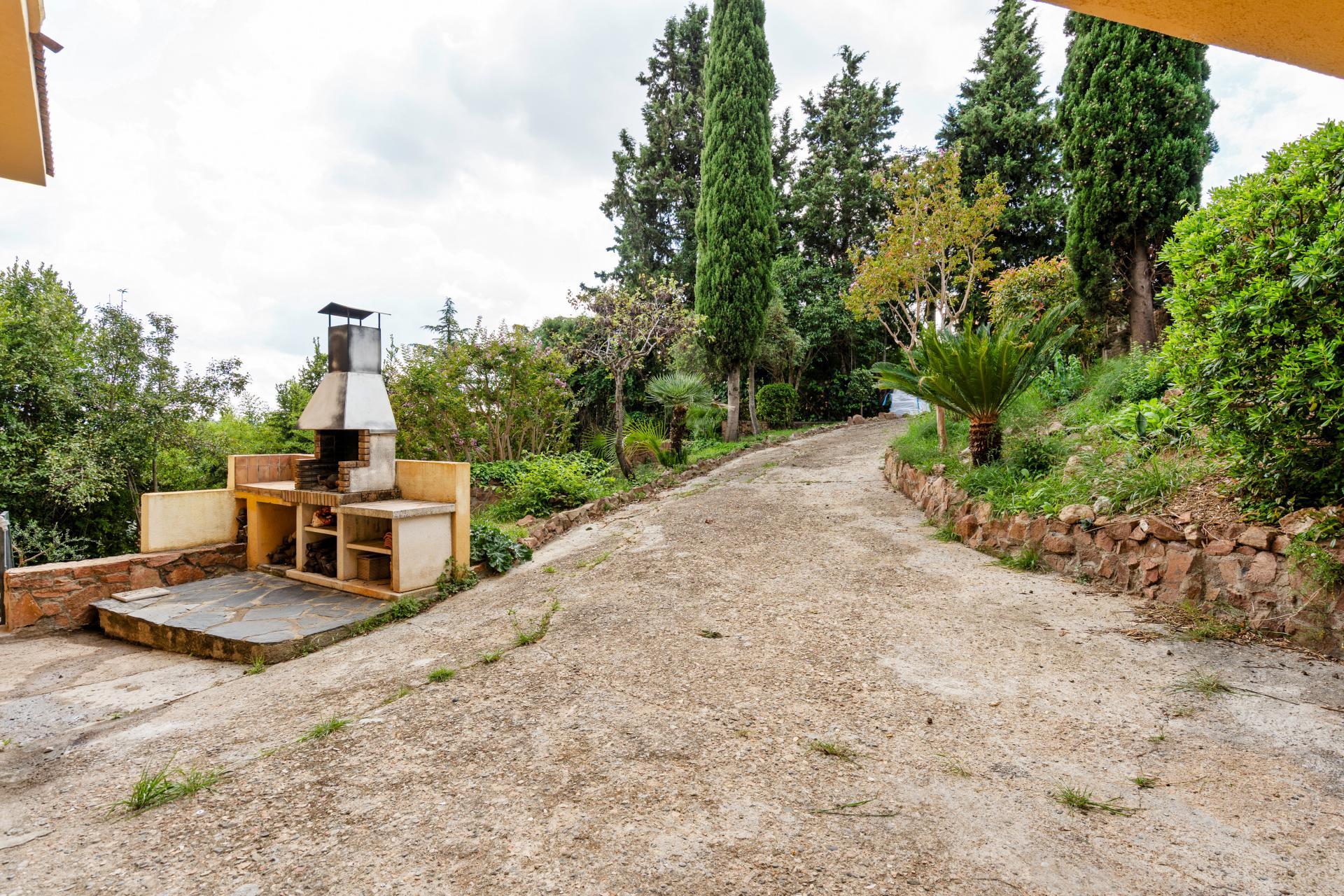 TORRE A QUATRE VENTS CAN SAULEDA