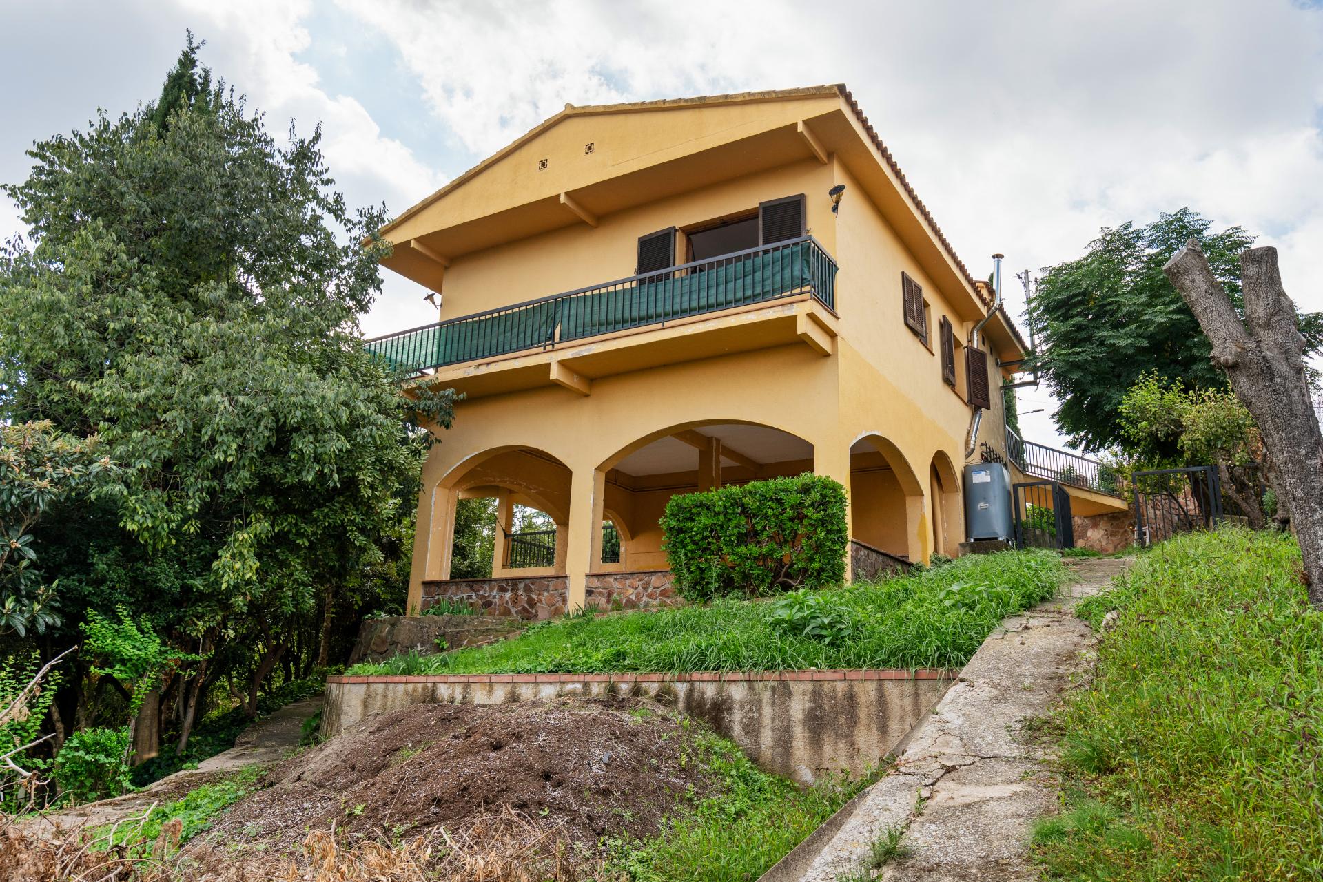 TORRE A QUATRE VENTS CAN SAULEDA