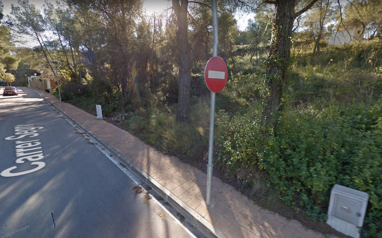 Parcela de 657 m2 al lado de Sitges