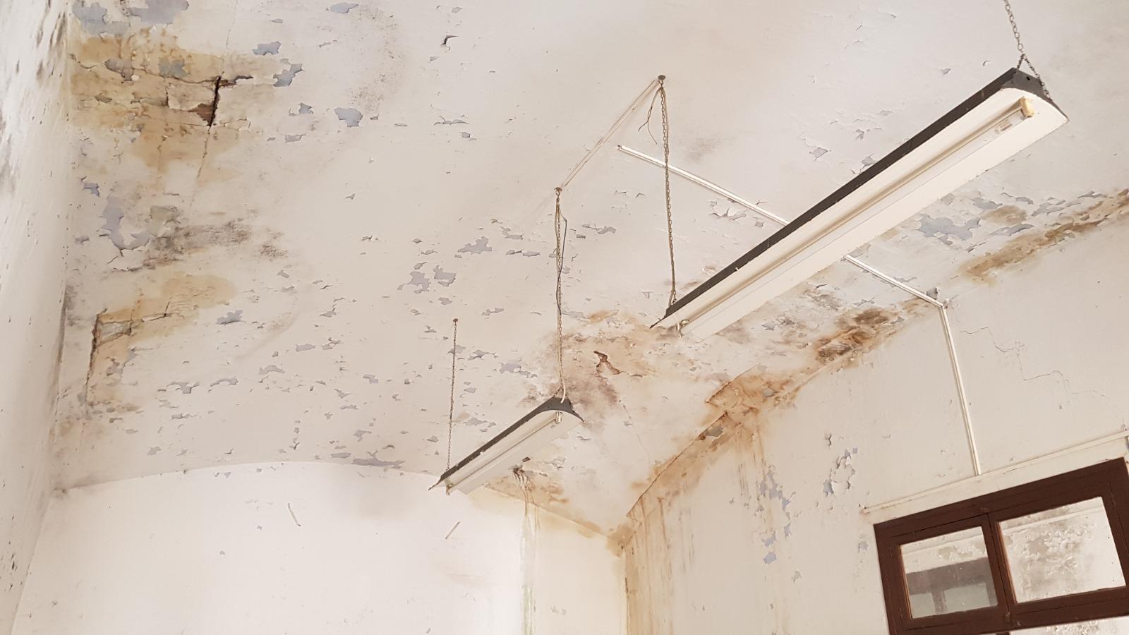 CASA DE POBLE MOLT GRAN I AMB LOCAL TIPUS NAU INDUSTRIAL