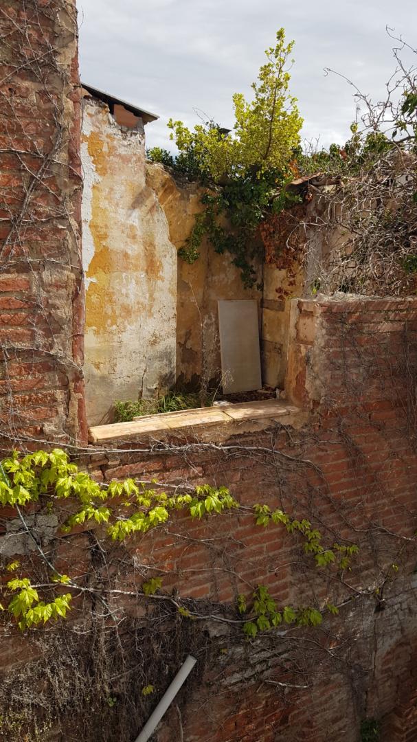 CASA DE POBLE MOLT GRAN I AMB LOCAL TIPUS NAU INDUSTRIAL