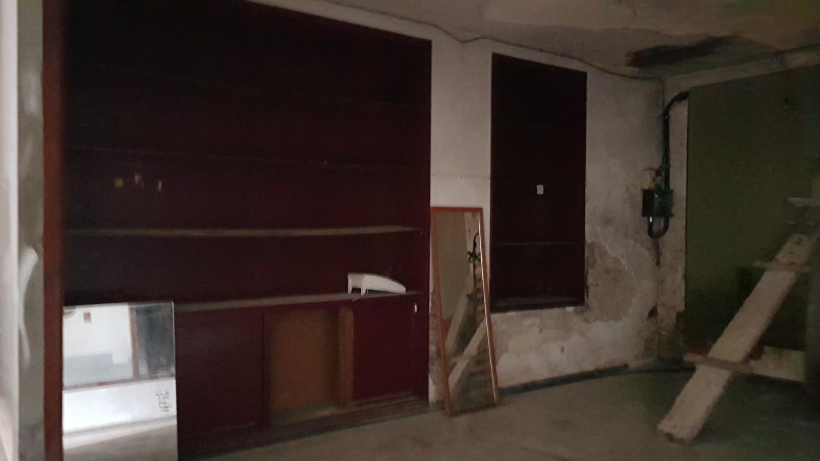 CASA DE POBLE MOLT GRAN I AMB LOCAL TIPUS NAU INDUSTRIAL