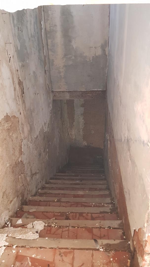 CASA DE POBLE MOLT GRAN I AMB LOCAL TIPUS NAU INDUSTRIAL