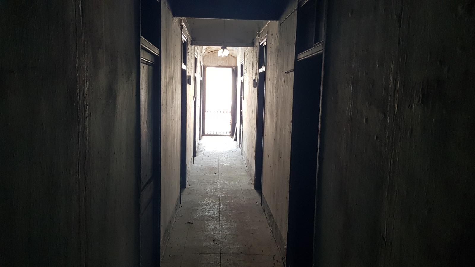 CASA DE POBLE MOLT GRAN I AMB LOCAL TIPUS NAU INDUSTRIAL