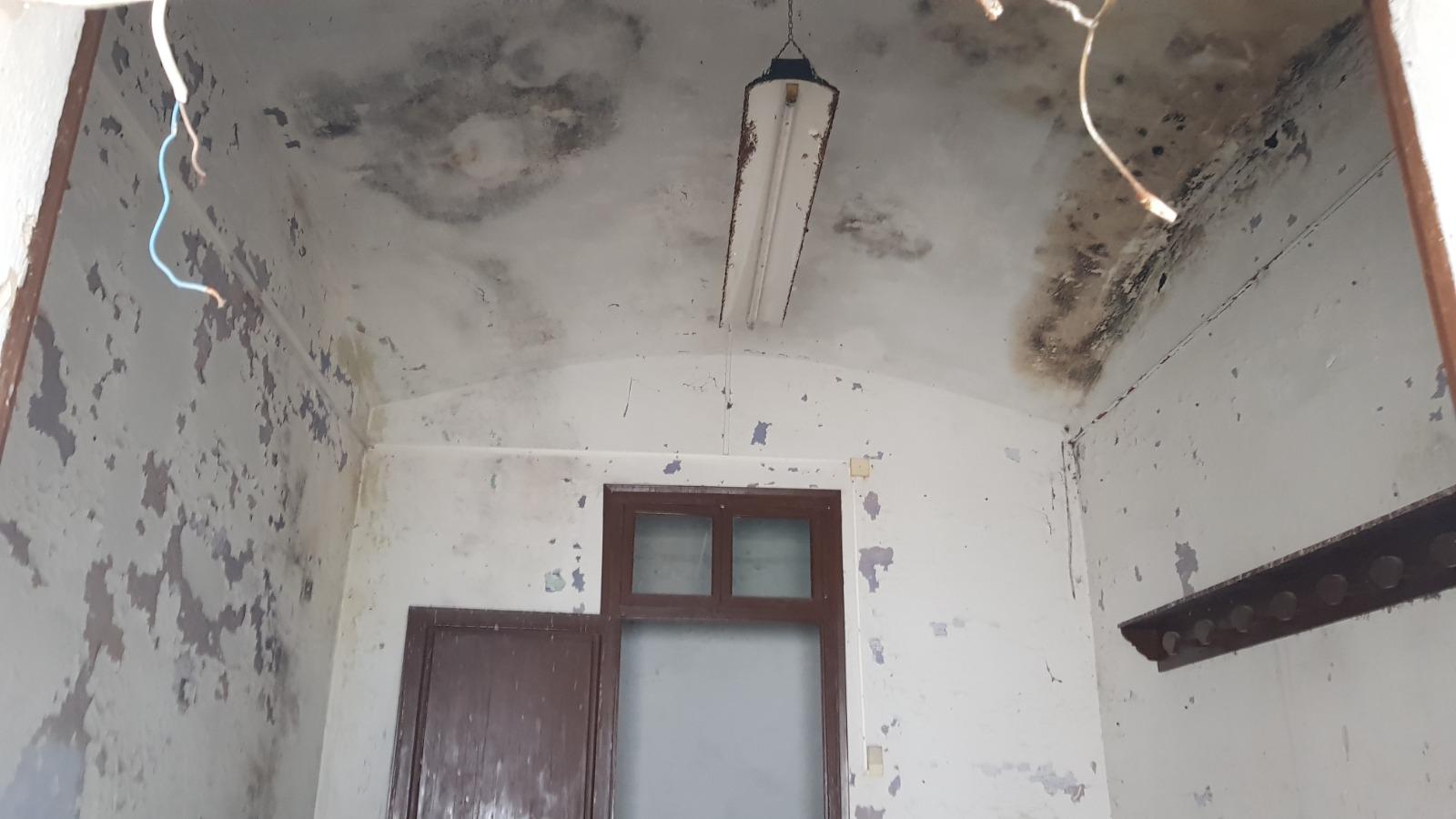 CASA DE POBLE MOLT GRAN I AMB LOCAL TIPUS NAU INDUSTRIAL