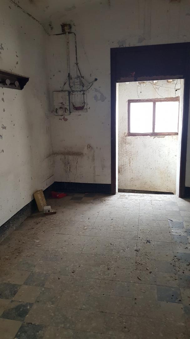 CASA DE POBLE MOLT GRAN I AMB LOCAL TIPUS NAU INDUSTRIAL