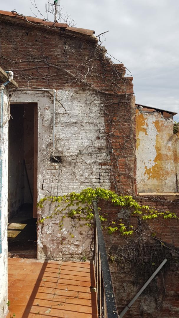 CASA DE POBLE MOLT GRAN I AMB LOCAL TIPUS NAU INDUSTRIAL