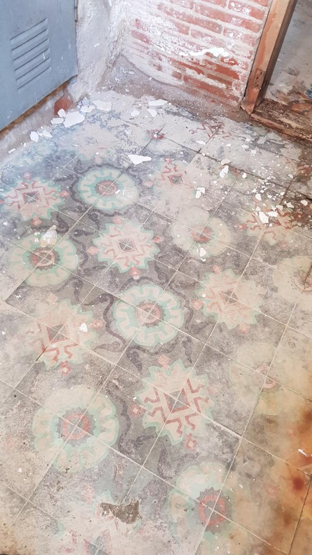 CASA DE POBLE MOLT GRAN I AMB LOCAL TIPUS NAU INDUSTRIAL