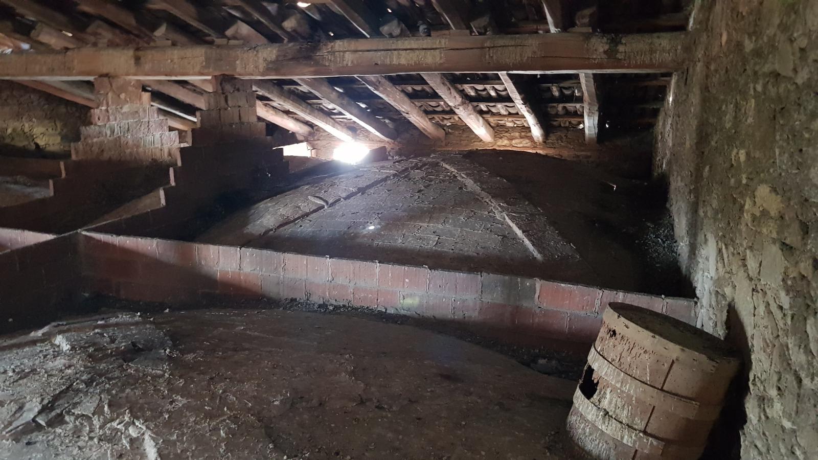 CASA DE POBLE MOLT GRAN I AMB LOCAL TIPUS NAU INDUSTRIAL