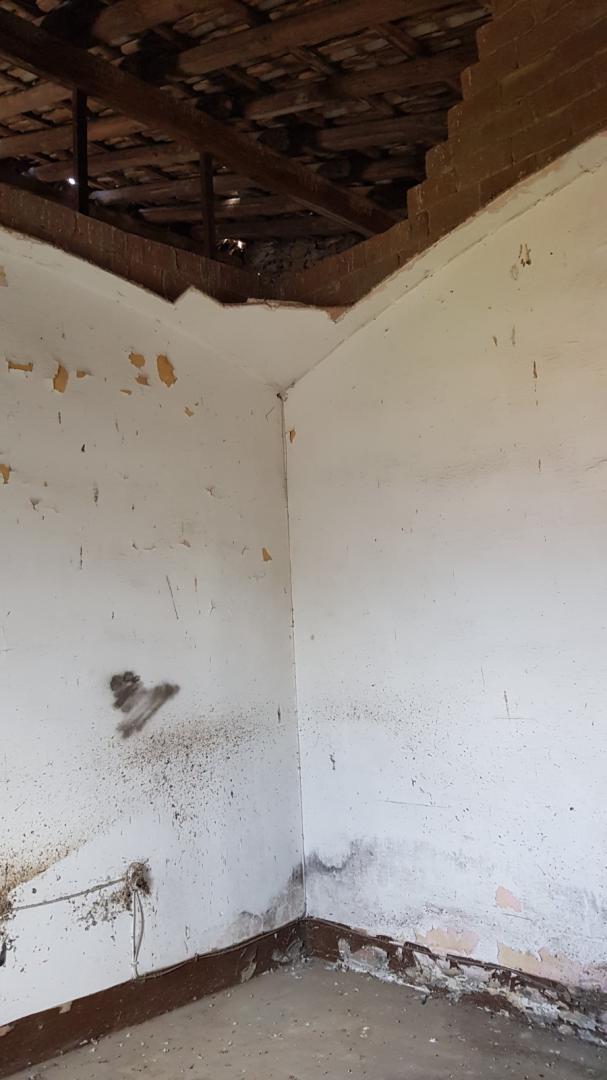 CASA DE POBLE MOLT GRAN I AMB LOCAL TIPUS NAU INDUSTRIAL