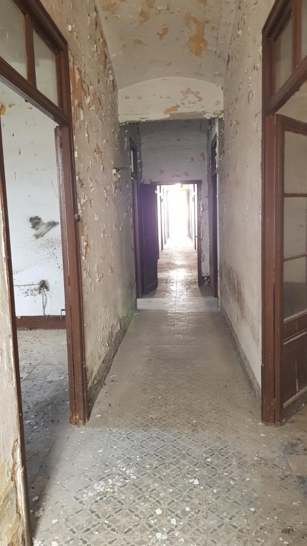 CASA DE POBLE MOLT GRAN I AMB LOCAL TIPUS NAU INDUSTRIAL