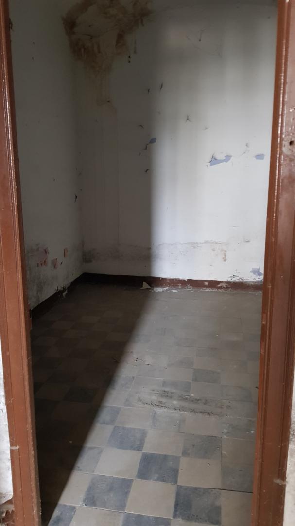 CASA DE POBLE MOLT GRAN I AMB LOCAL TIPUS NAU INDUSTRIAL