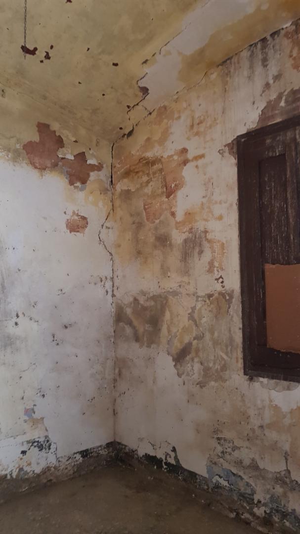 CASA DE POBLE MOLT GRAN I AMB LOCAL TIPUS NAU INDUSTRIAL