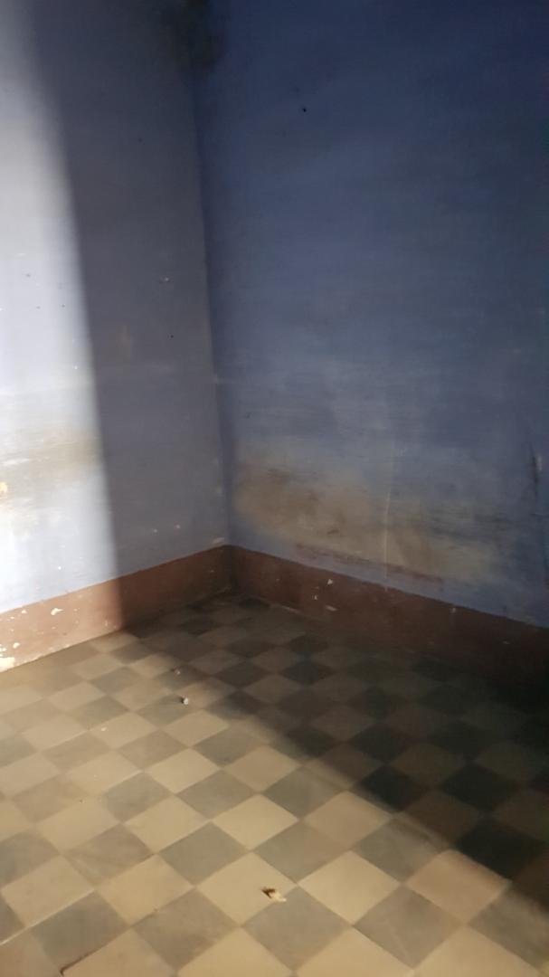 CASA DE POBLE MOLT GRAN I AMB LOCAL TIPUS NAU INDUSTRIAL