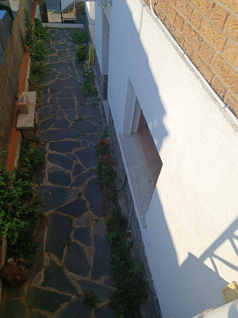 CASA  SITUADA A ZONA RESIDENCIAL