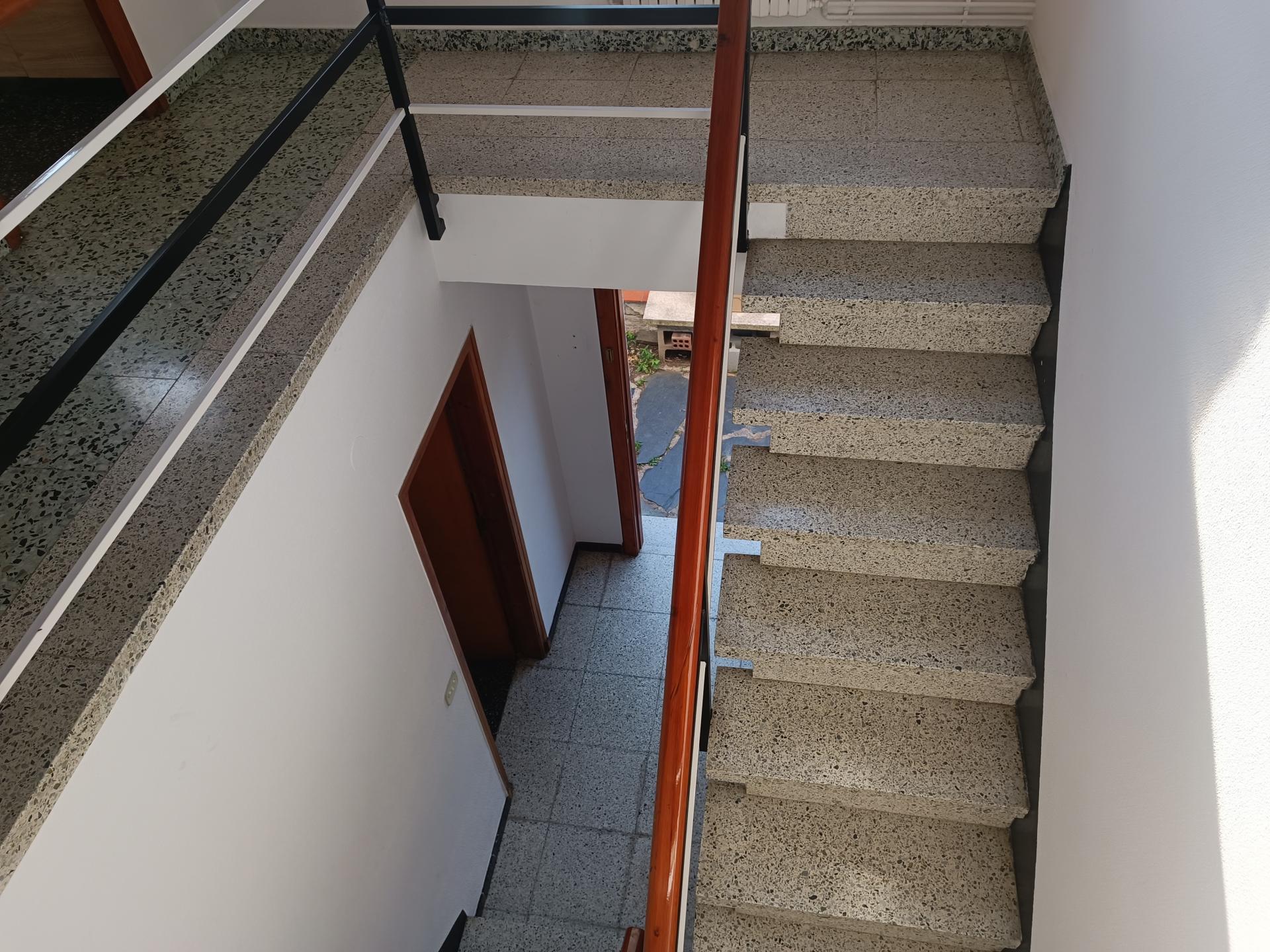 CASA  SITUADA A ZONA RESIDENCIAL