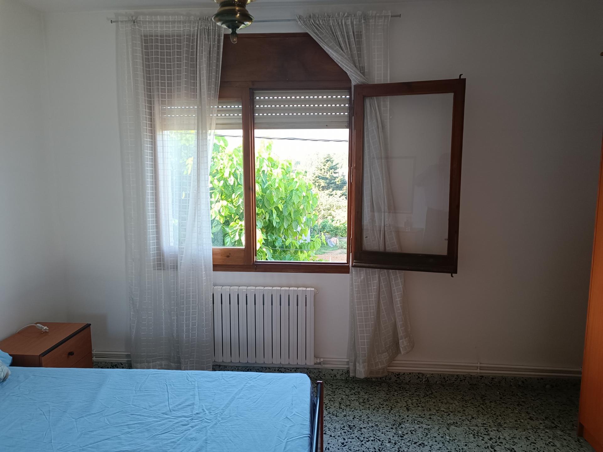 CASA  SITUADA A ZONA RESIDENCIAL