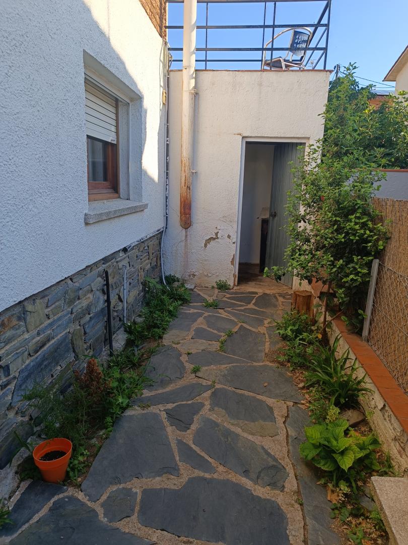 CASA  SITUADA A ZONA RESIDENCIAL