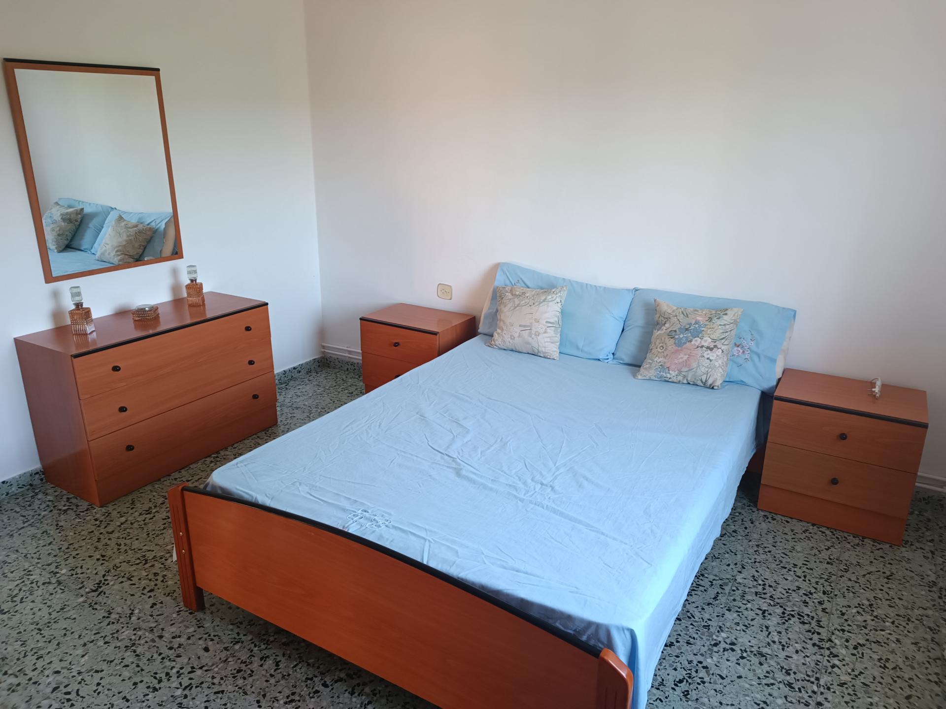 CASA  SITUADA A ZONA RESIDENCIAL