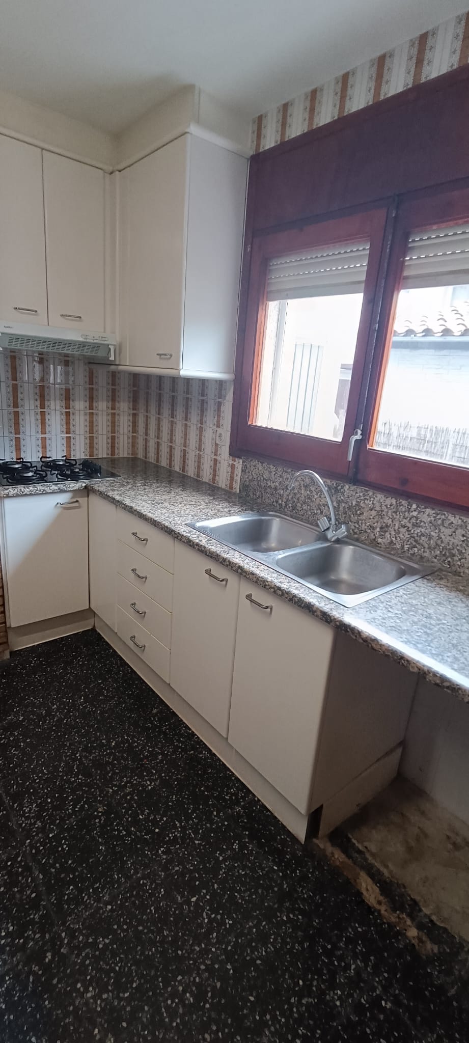 CASA  SITUADA A ZONA RESIDENCIAL