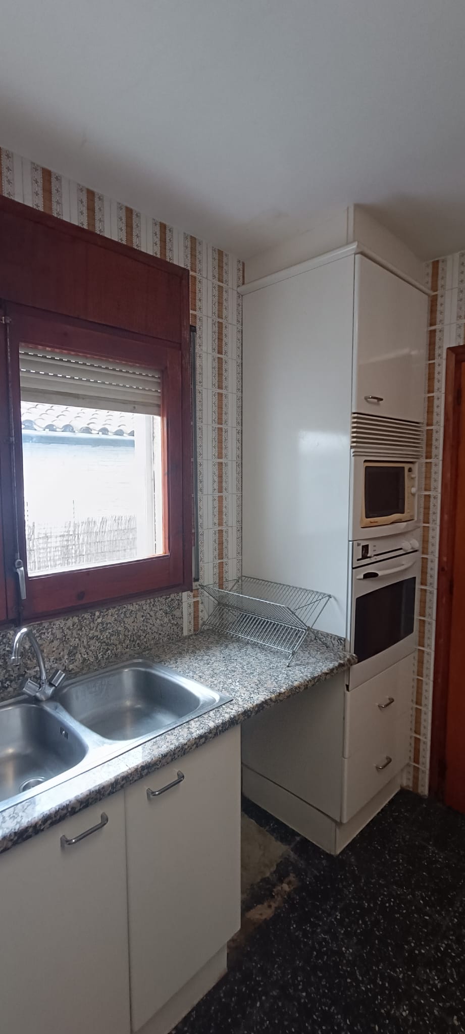 CASA  SITUADA A ZONA RESIDENCIAL