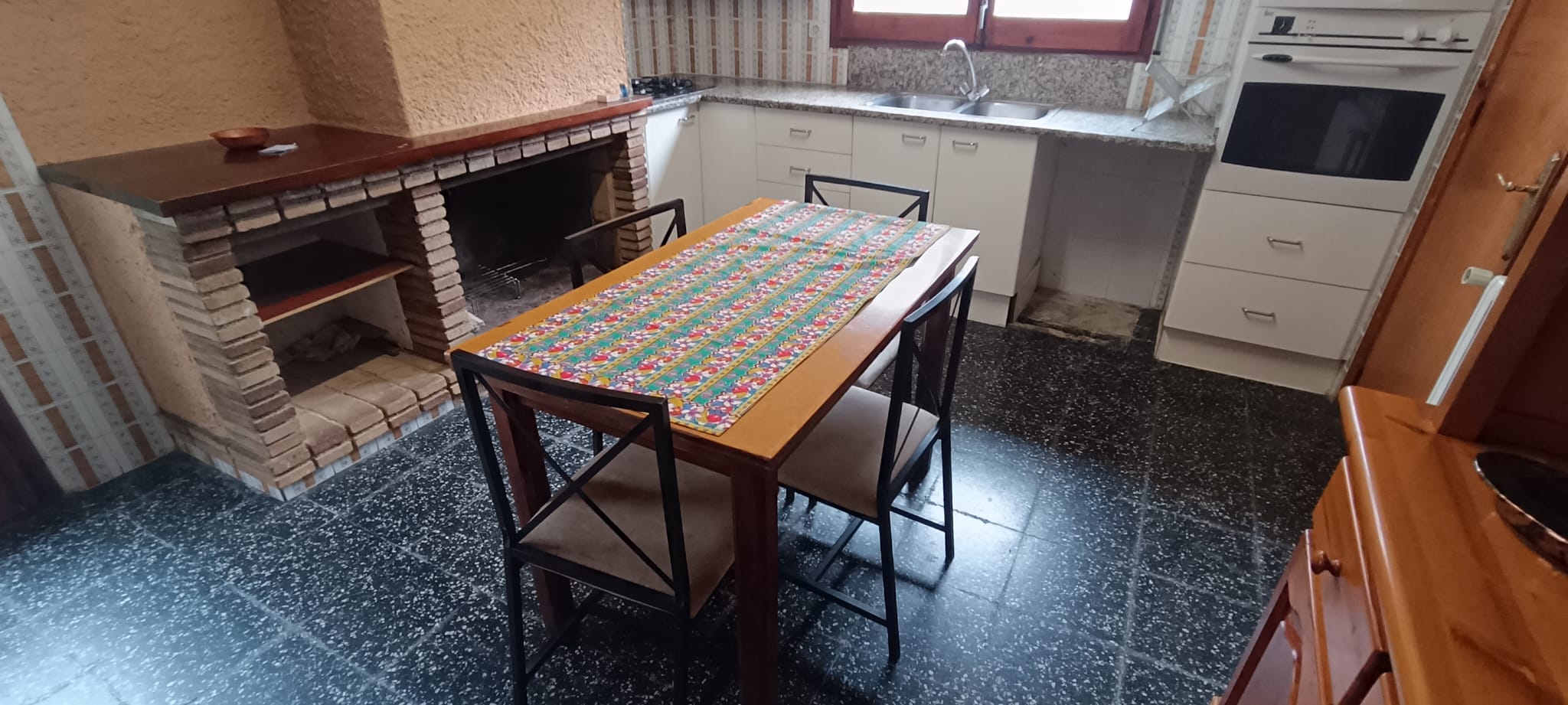CASA  SITUADA A ZONA RESIDENCIAL