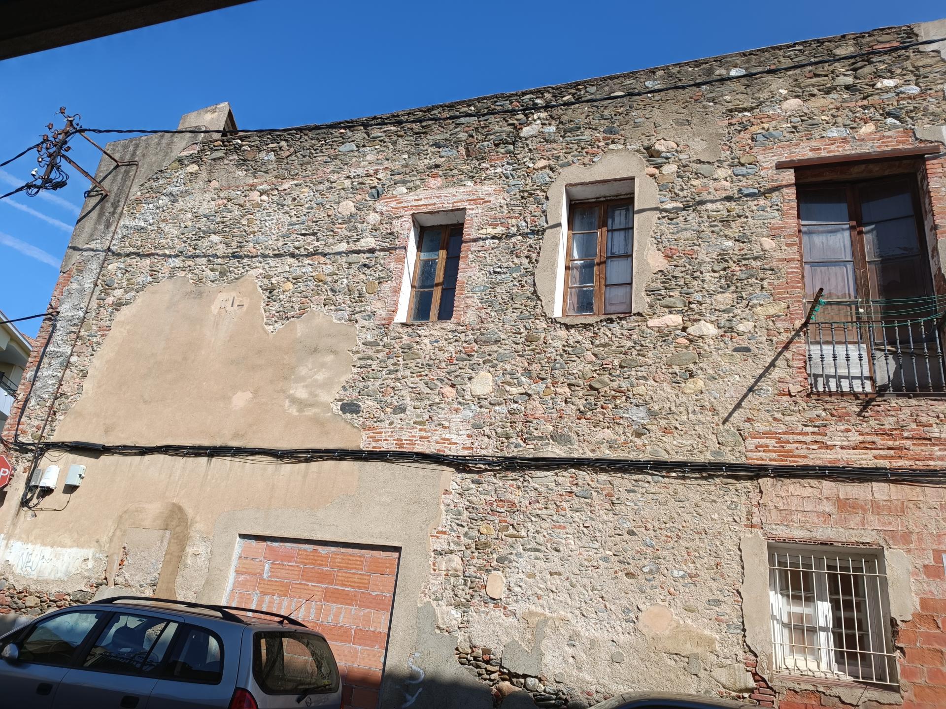 CASA DE POBLE DEL 1910 CANTONERA MOLT BEN SITUADA