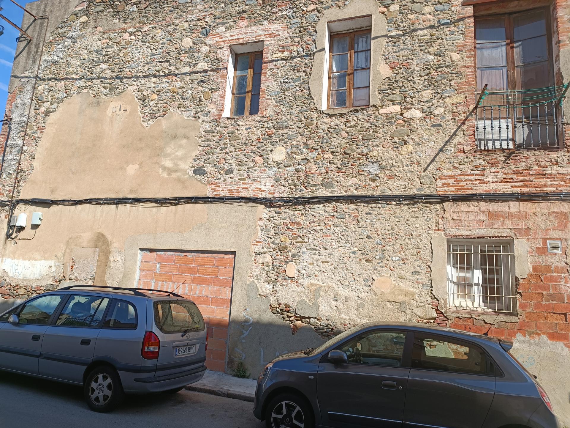 CASA DE POBLE DEL 1910 CANTONERA MOLT BEN SITUADA