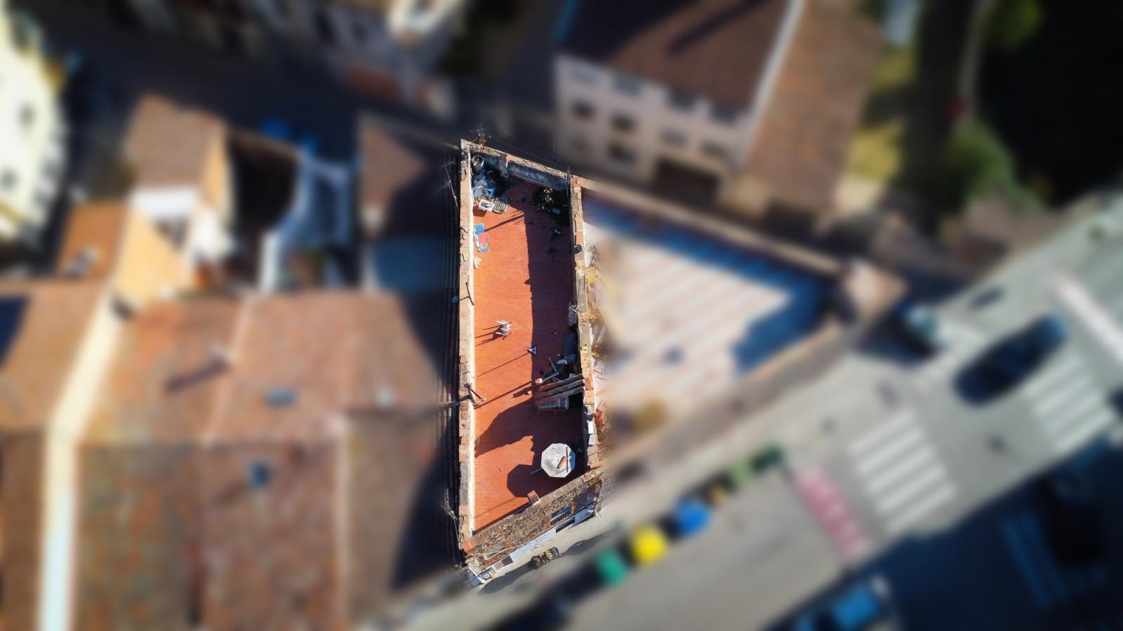 CASA DE POBLE DEL 1910 BEN SITUADA