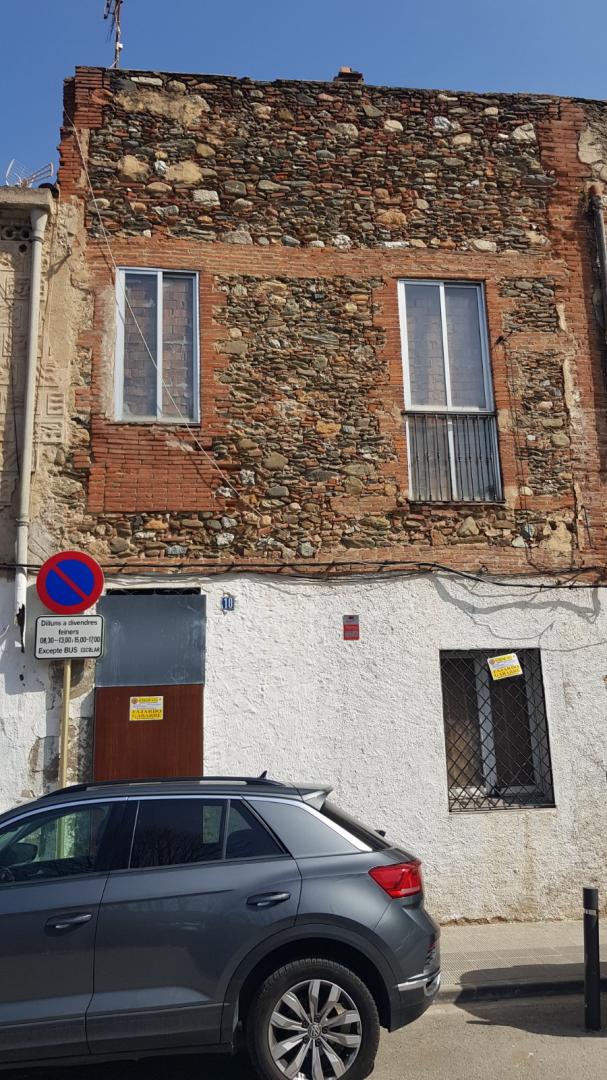 CASA DE POBLE DEL 1910 BEN SITUADA