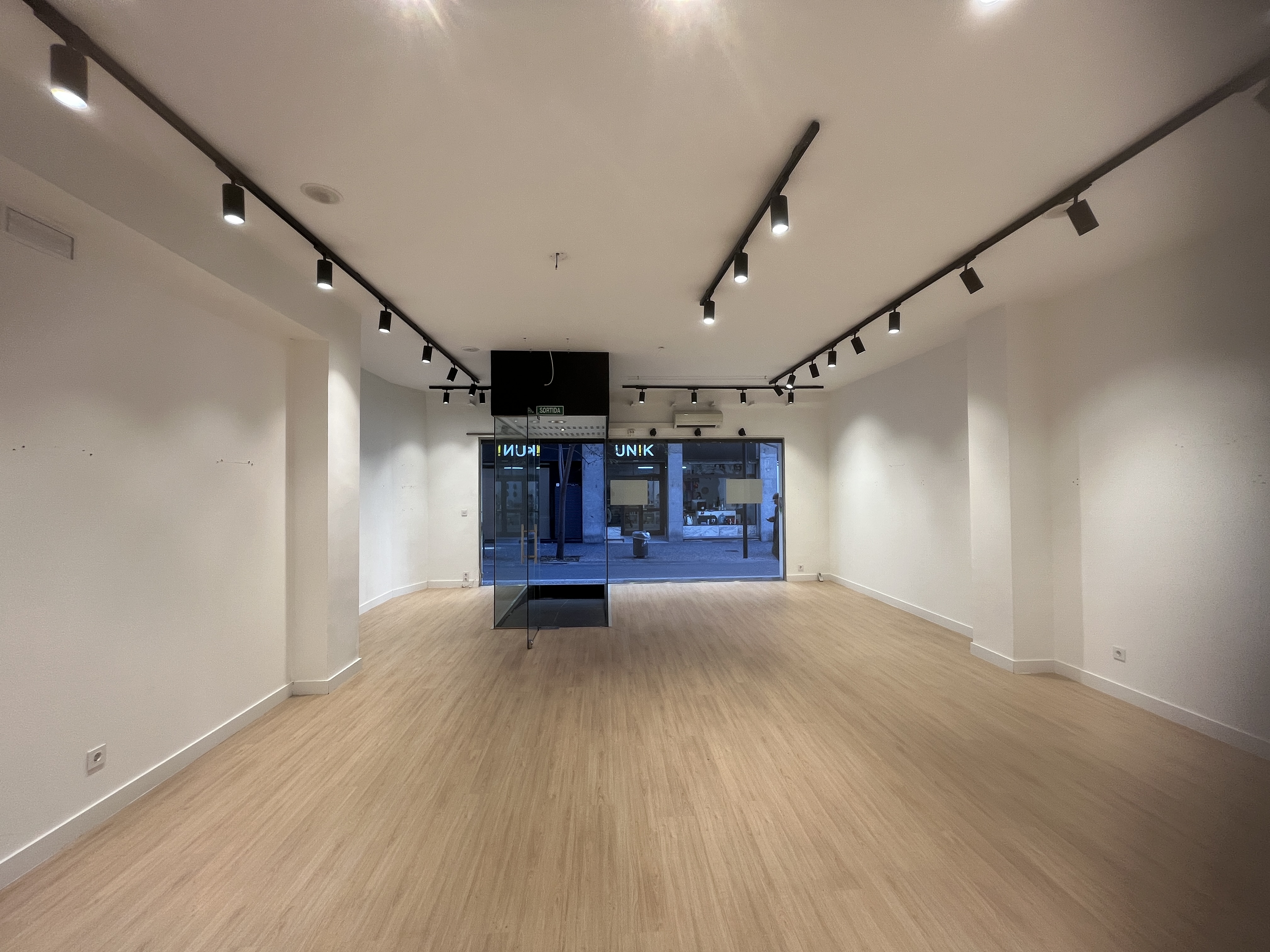 locals-comercials en girona · eixample €