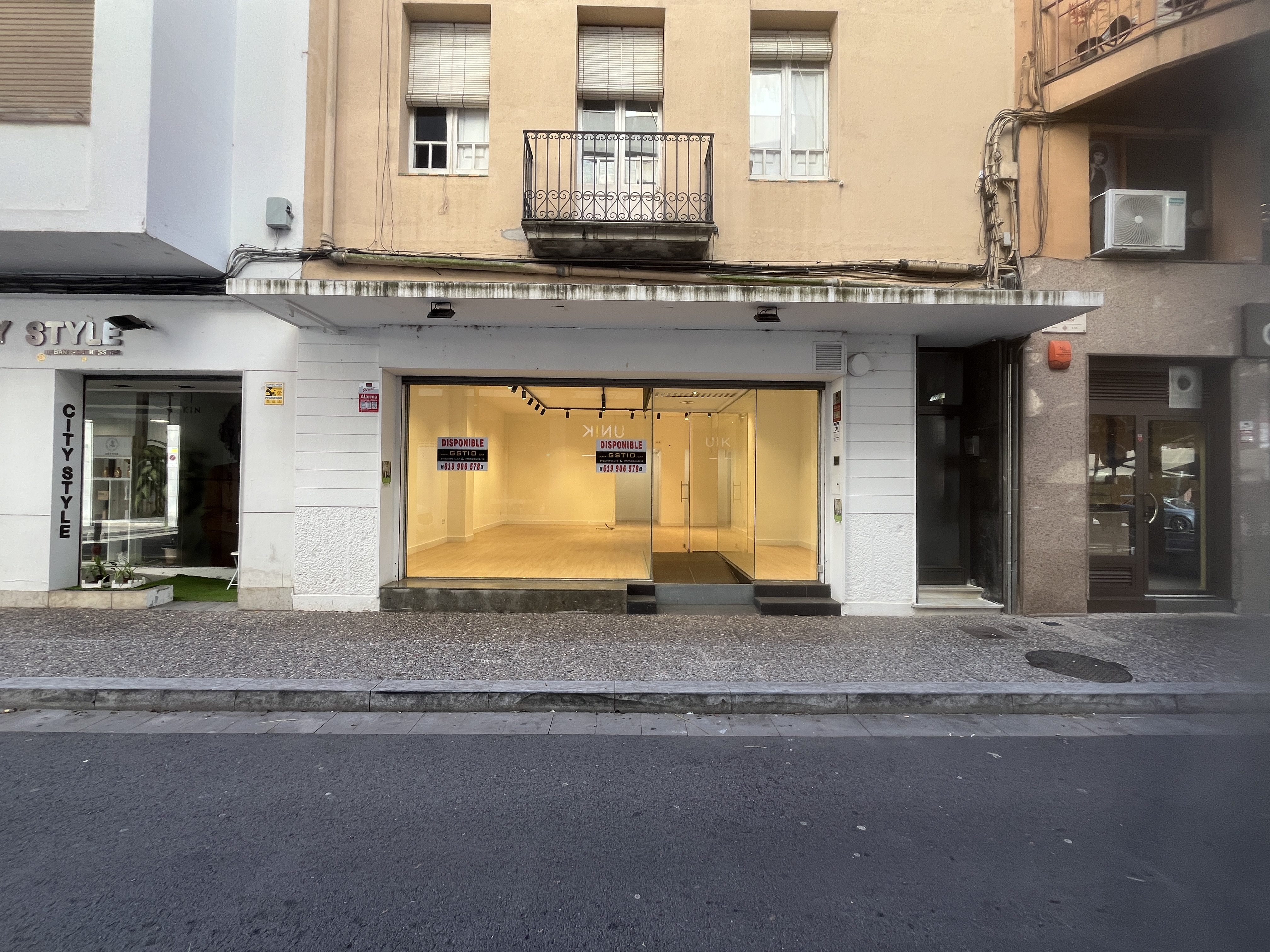 locals-comercials en girona · eixample €