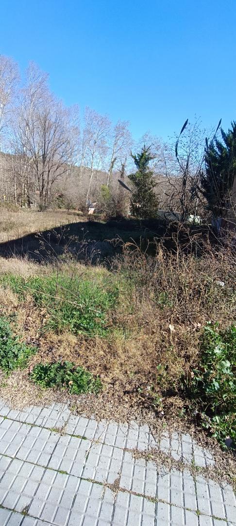 PARCEL·LA MOLT ASOLEIADA PER A CASA APARELLADA