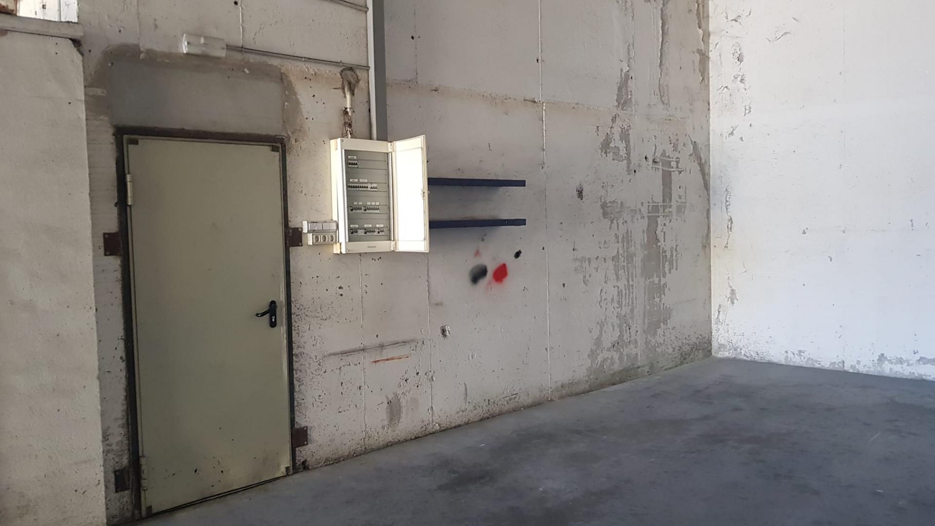 NAU INDUSTRIAL COMPLETAMENT DIAFANA