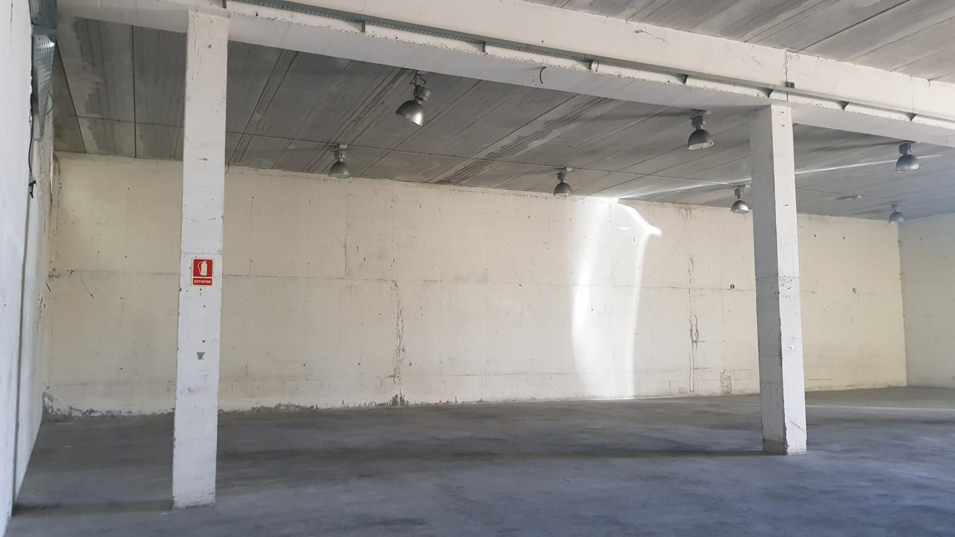 NAU INDUSTRIAL COMPLETAMENT DIAFANA